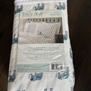 Truly Soft Full Sheet Set Elephant Graphic Trunk Up White